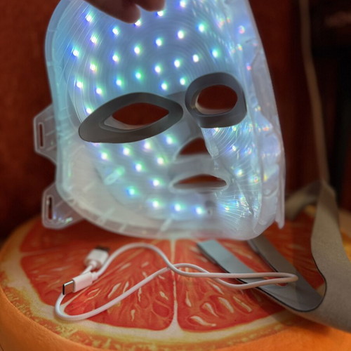 LED Facial Mask like new, skincare at home