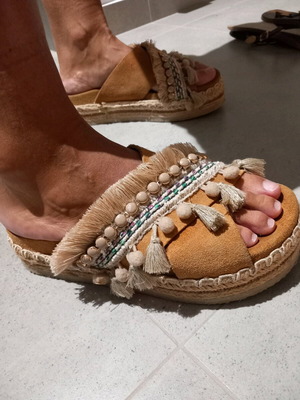 Boho platform slippers Tsakiris Mallas like new, brown beige tones