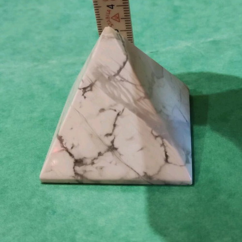 Howlith pyramid new