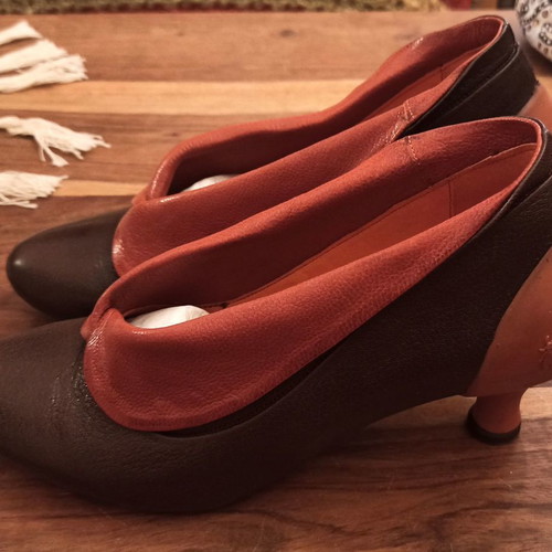 Fly London leather pumps new in brown and orange