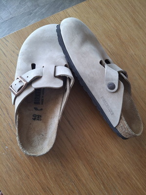 Birkenstock clogs like new, size 40, beige