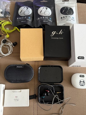 Set of 15 different new earphones