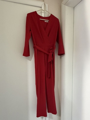 Jumpsuit small new, red