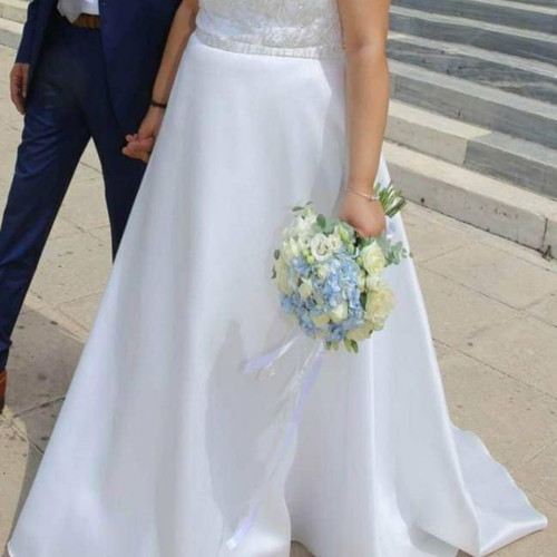 Wedding dress silk A-line with glitter bust and V back like new