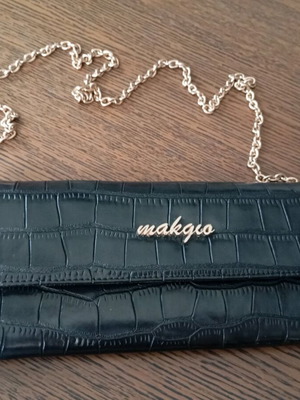 Τσάντα φάκελος μαύρη makgio σαν καινούργια με αποσπώμενο λουράκι