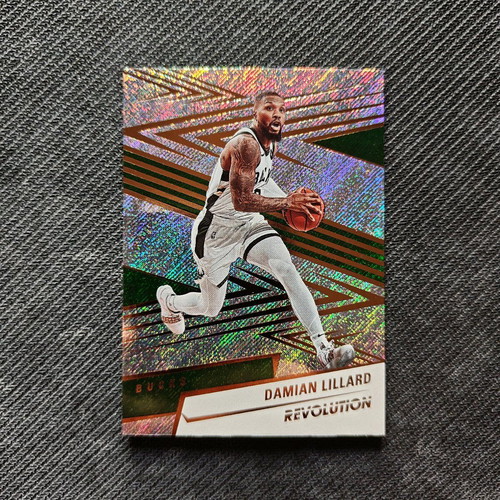 Base card Damian Lillard Revolution NBA 24/25 new, authentic