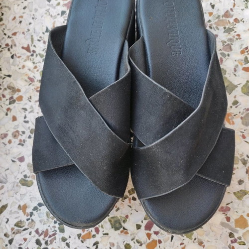 Flatforms women's shoes size 38 black like new