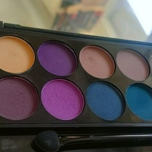 Sleek palettes like new, pack of 4 pieces