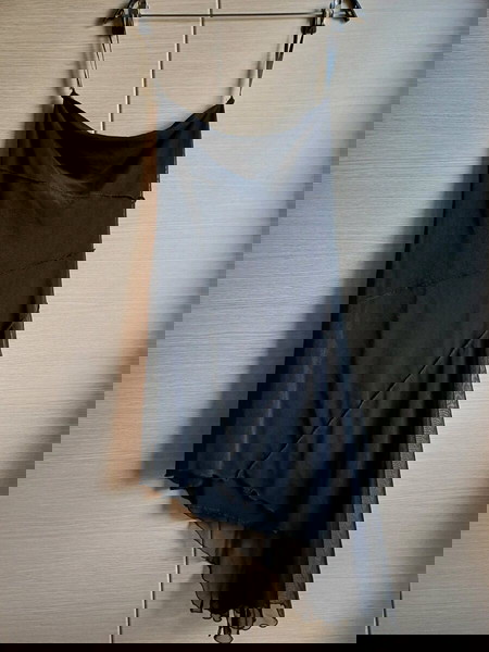 Φόρεμα strapless, ασύμμετρο.