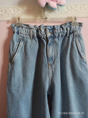 Zara women's baggy jeans medium like new, blue, elastic waist