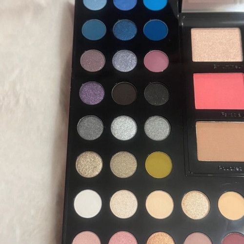 Sephora Holiday Vibes Palette 88 Shades new, face eyes lips