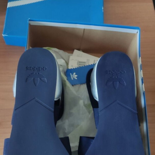 Vintage Adidas Originals Gladiator Sandals new, size US 6, blue silver
