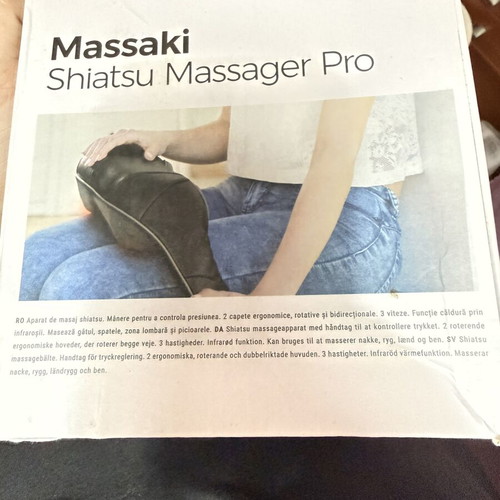 Massaki Shiatsu Massager Pro neck massage device like new