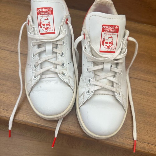 Adidas Stan Smith girls' sneakers with red hearts, white
