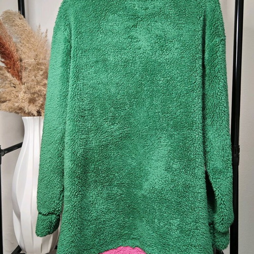 Arpyes Fleece Oversized pullover like new, green with pink trim