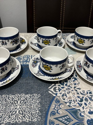 Tea cups set with saucers, like new, 6 pieces