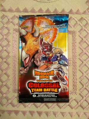 Колекционен пакет Dinosaur King Colossal Team Battle нов