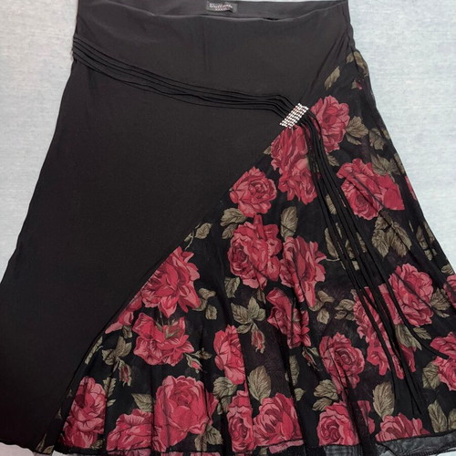 Black skirt with rose pattern like new, size XXXL
