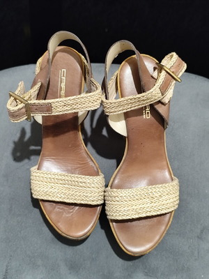 Sandals size 37 like new, beige platform style