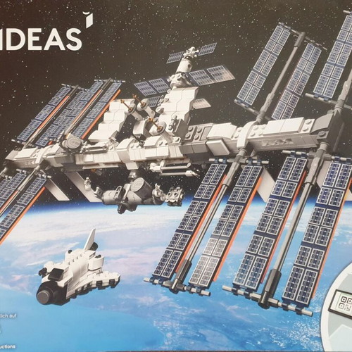 Lego Ideas International Space Station 21321 like new, 864 pieces with instructions and box