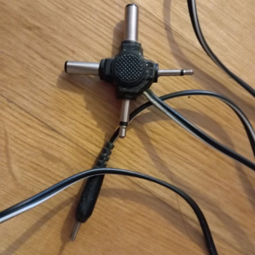Chargers used, lot of old with various types of cables