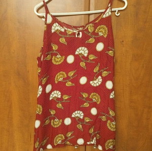 Summer top size L red