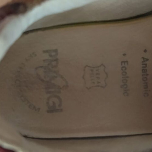 Primigi anatomical kids sports shoes like new, size 22