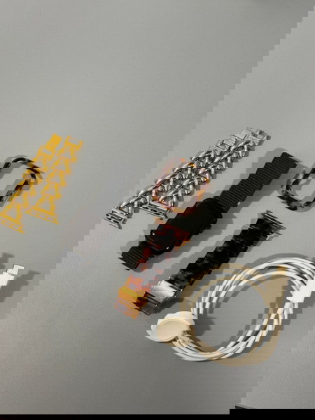 Apple Watch SE 2023 Aluminium 40mm (Midnight with Midnight Sport Loop)