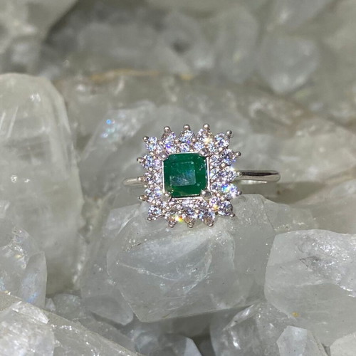 Silver ring with natural emerald and moissanite, new