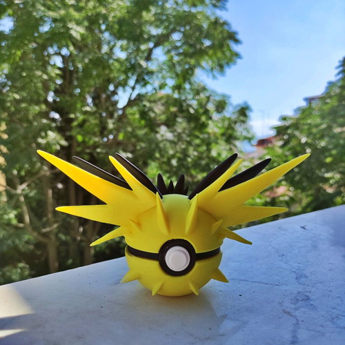 Pokeballs thematic like new, set of 11 pieces