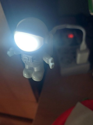 Λαμπάκι νυκτός αστροναύτης με βύσμα USB 2.0