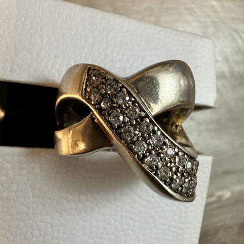Ring 925 with 40 small diamonds like new, gold color