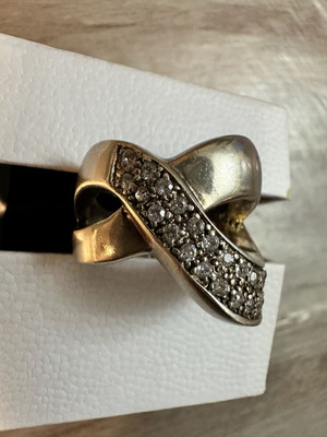 Ring 925 with 40 small diamonds like new, gold color