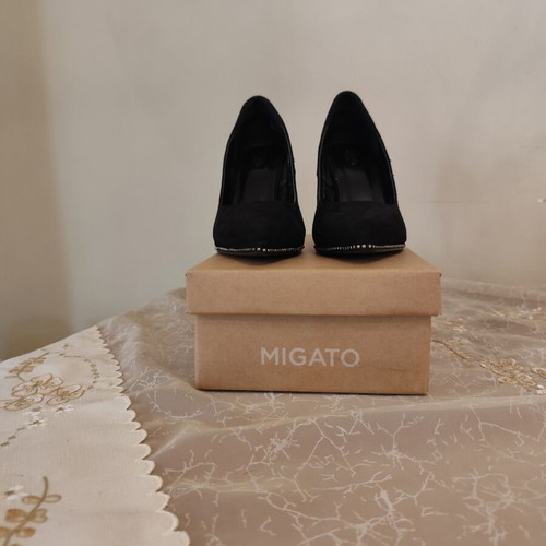 Migato suede black pumps like new, size 41, 10cm heel
