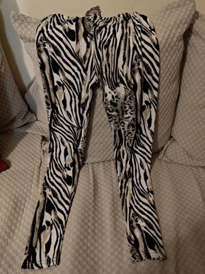 Leggings new, size L-XL, black and white