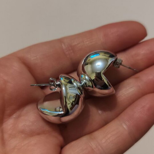 Silver ball-shaped earrings made of stainless steel new
