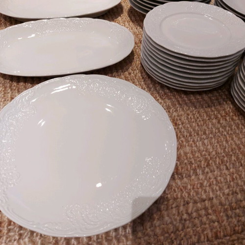 Bavaria white porcelain dish set like new, 43 pieces