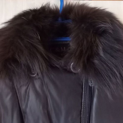 Brown jacket medium size like new with removable fur collar