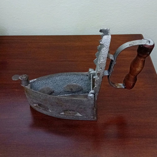 Antique charcoal iron like new