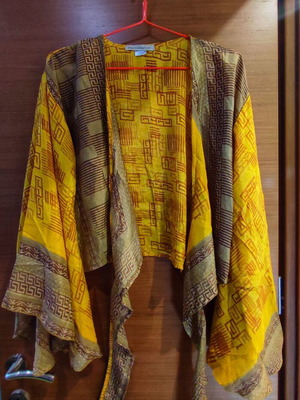 Rajya Silk Top της myfashionfruit σαν καινούργιο, κίτρινο με καφέ