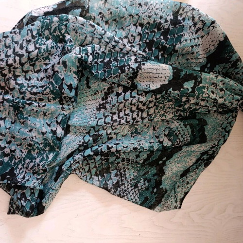 Large scarves like new, multicolored