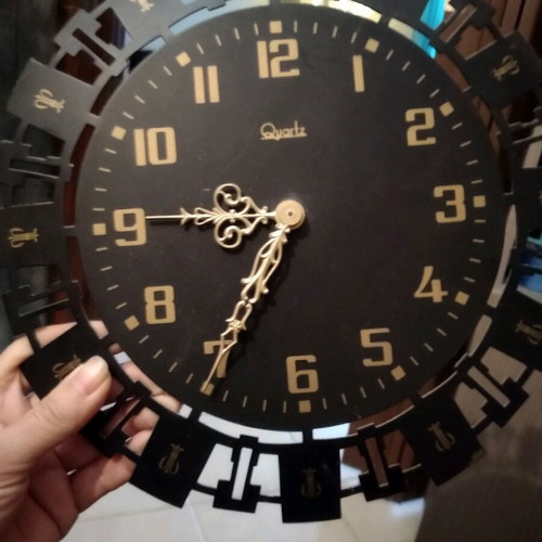 Junghans brutalist wall clock from the 70s like new, metal