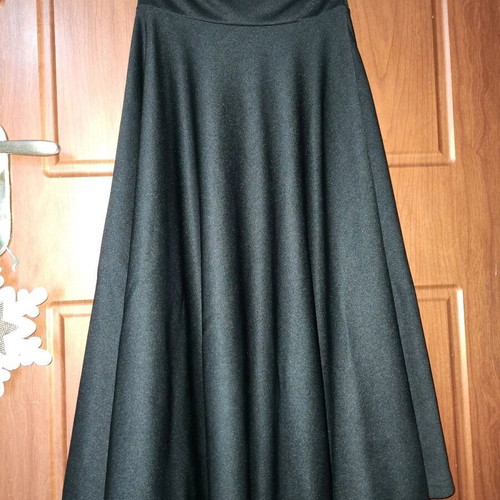 Body Plus black and white set: crop top and pleated skirt, size S