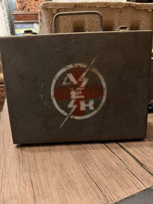 Vintage Metal DEI Vehicle First Aid Kit used