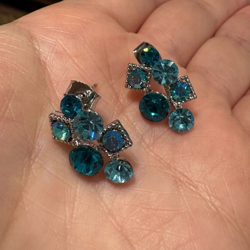 Jewelry set earrings necklace from Singapore like new