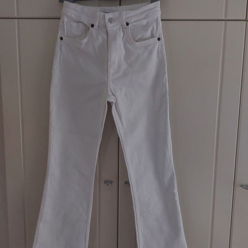 White Zara jeans size 34 like new