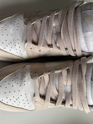 Nike Dunk Low μεταχειρισμένα, νούμερο 41, άσπρο και μπεζ
