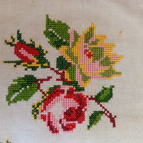 Handmade embroidered pillowcase with roses, like new, 56x58 cm