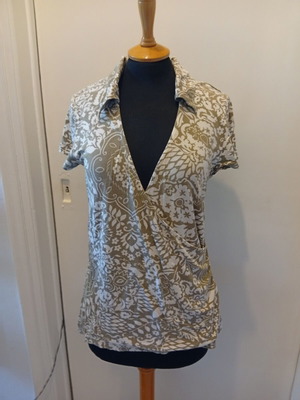 S.Oliver women's cross front top XL, like new, white and green