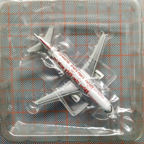 Herpa Airbus A320 Swiss collectible model airplane 1/400 scale new